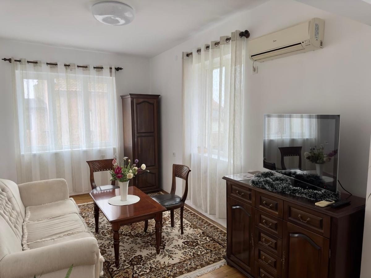Апартамент Опера. Стил И Комфорт. Идеален Център. Varna Exterior photo